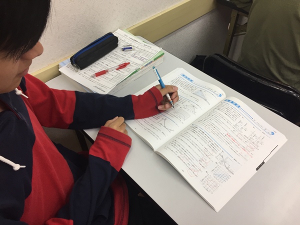 目下、猛勉強中！！