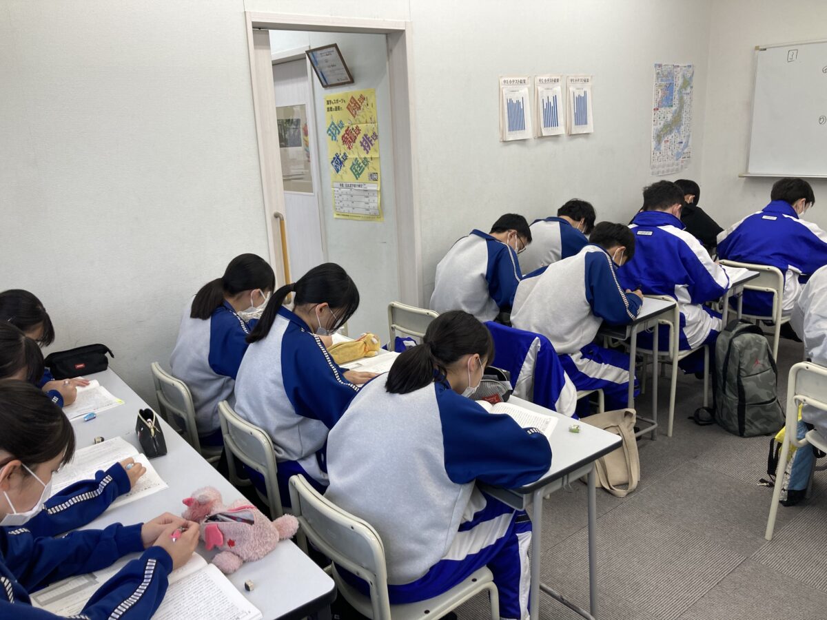 スタディー菰野校テスト対策授業（菰野中学校，八風中学校，西陵中学校，大池中学校）